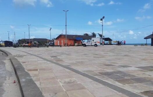 Corpo esquartejado é encontrado na Praia das Goiabeiras, em Fortaleza