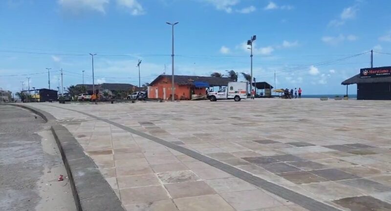 Corpo esquartejado é encontrado na Praia das Goiabeiras, em Fortaleza