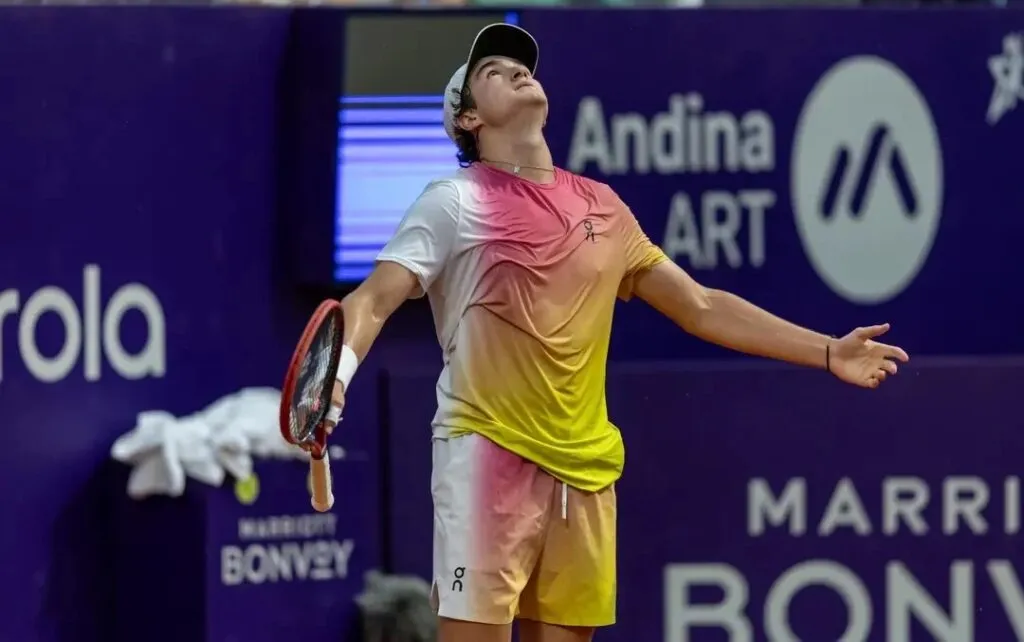 Tenista brasileiro João Fonseca faz história e vence ATP 250 na Argentina