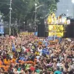 Claudia Leitte é vaiada por multidão na abertura do Carnaval de Salvador; veja o vídeo