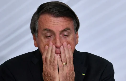 Deputados do PT querem que STF mande Bolsonaro usar tornozeleira eletrônica por risco de fuga