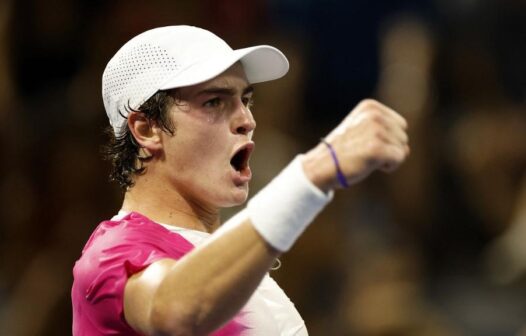 Aos 18 anos, João Fonseca vence partida e garante vaga na final no ATP 250 de Buenos Aires