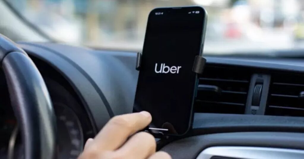 Uber passa a permitir que motoristas bloqueiem passageiros após corridas