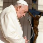 Boletim do Vaticano: Papa Francisco teve noite tranquila e segue descansando nesta sexta-feira (28)