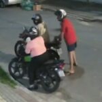 Motociclista por aplicativo resiste a assalto, atira celular para longe e criminosos desistem de roubo