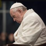 Papa Francisco segue internado por tempo indeterminado para tratar infecção respiratória