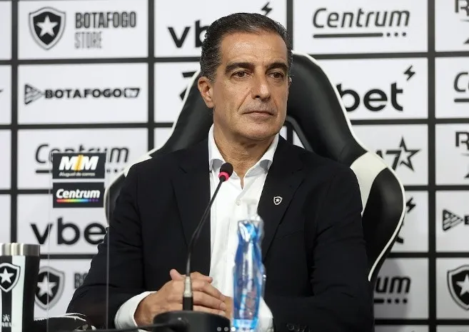 Botafogo apresenta Renato Paiva após quase 2 meses sem técnico: “Um gigante do futebol mundial”