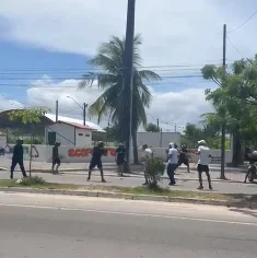 Confronto entre torcedores resulta em intervenção policial