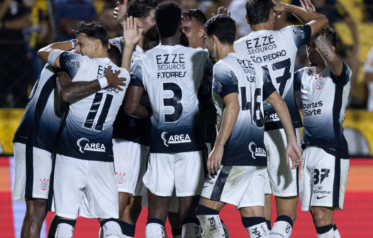 Corinthians sofre mais do que necessário, mas consegue vitória e classificação na Libertadores