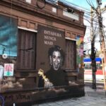 Fernanda Torres é homenageada com mural em Porto Alegre