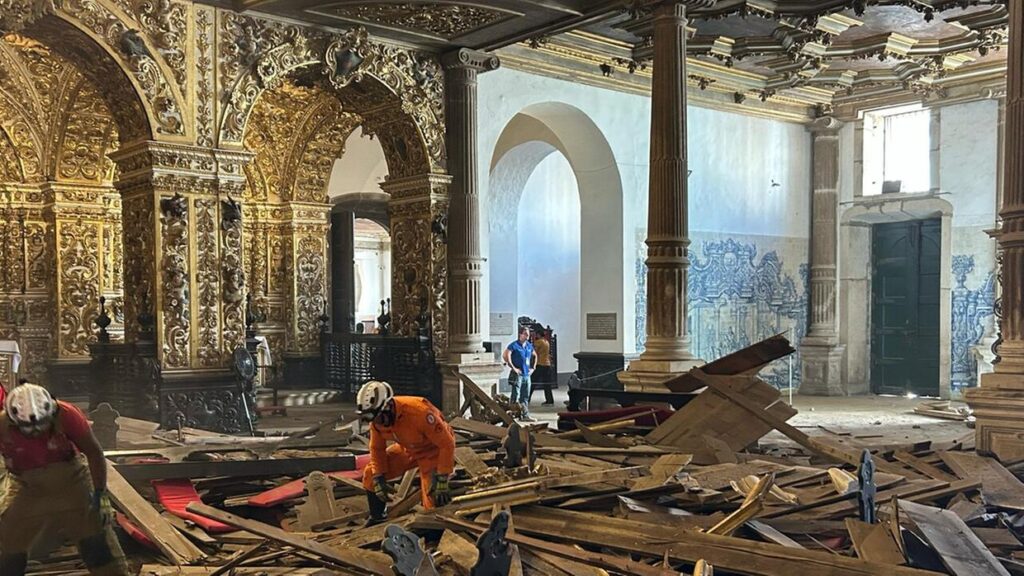 Teto de ‘igreja de ouro’ em Salvador desaba e mata turista