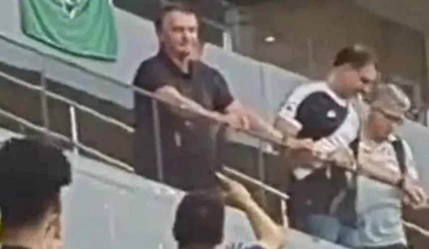 Torcedores vascaínos hostilizam Bolsonaro em estádio de Brasília: “uh, vai ser preso!”