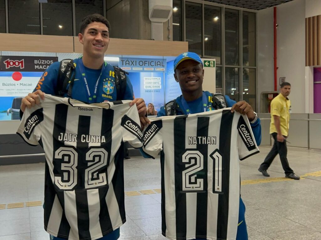 Jair e Nathan chegam ao Botafogo com objetivo de fazer história: ‘Muito bom estar aqui’