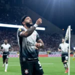 Memphis Depay deve estrear com a camisa 10 do Corinthians; saiba quando