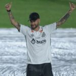 Neymar dá assistência em 1º treino em seu retorno ao Santos