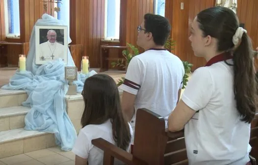 Alunos de escolas católicas em Fortaleza se unem em oração pela recuperação do Papa Francisco