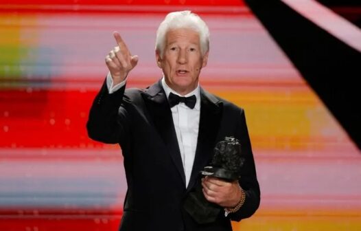 Ator Richard Gere recebe prêmio Goya e critica Donald Trump em seu discurso