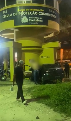 Motorista com sinais de embriaguez colide em torre da Guarda Municipal no bairro Mondubim