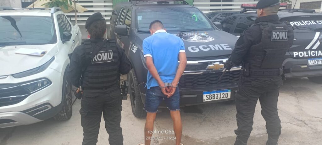 Passageiro que planejava roubar motociclista de aplicativo tem ação frustrada por guardas municipais