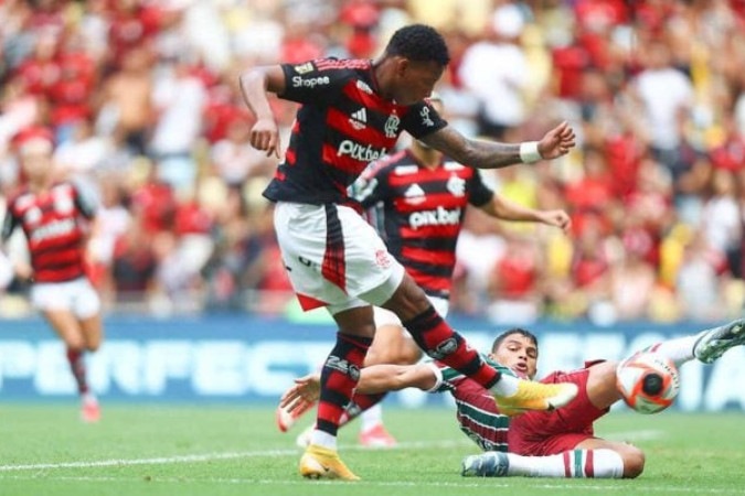 Flamengo é bicampeão carioca após ampate sem gols com o Fluminense