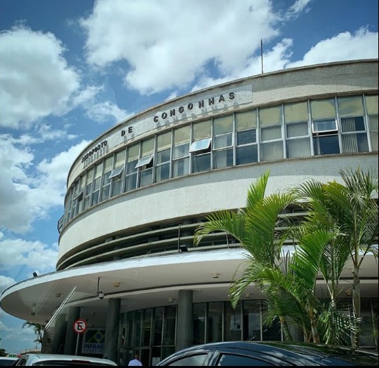 Aeroporto de Congonhas proíbe marcha à ré após funcionário morrer atropelado