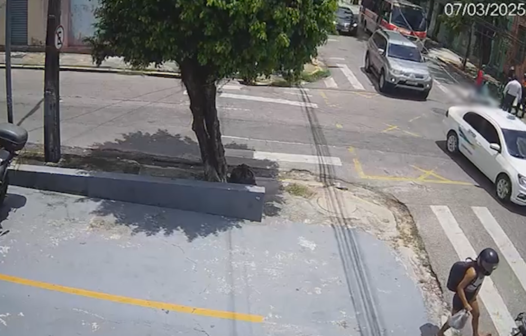 Idosa é atropelada enquanto atravessava faixa de pedestre no Centro de Fortaleza