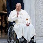 Papa Francisco segue internado e estado de saúde é considerado “apirético”, informa Vaticano