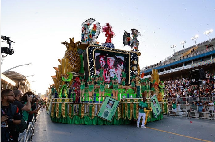 Carnaval de SP: 1º dia de desfiles tem Cazuza, a história dos jogos e o luto que virou aquarela