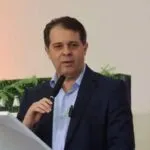 “Falta de programação”, diz Evandro Leitão sobre falhas da gestão anterior na crise de medicamentos em Fortaleza