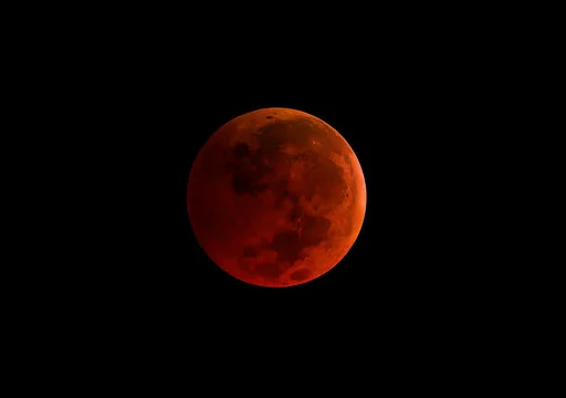 Que horas vai ser o eclipse lunar? Fenômeno ocorre nesta sexta-feira, 14 de março de 2025