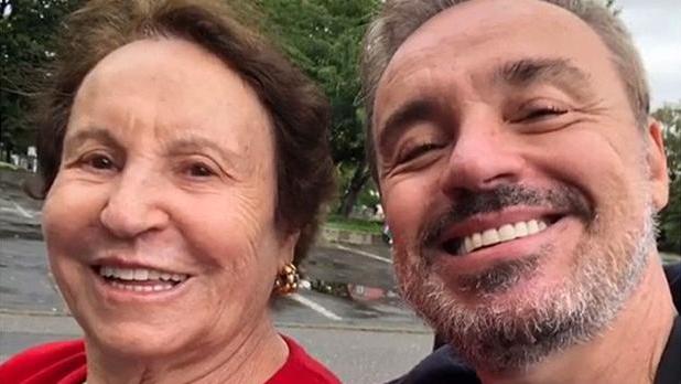 Mãe de Gugu Liberato é internada em São Paulo com suspeita de AVC