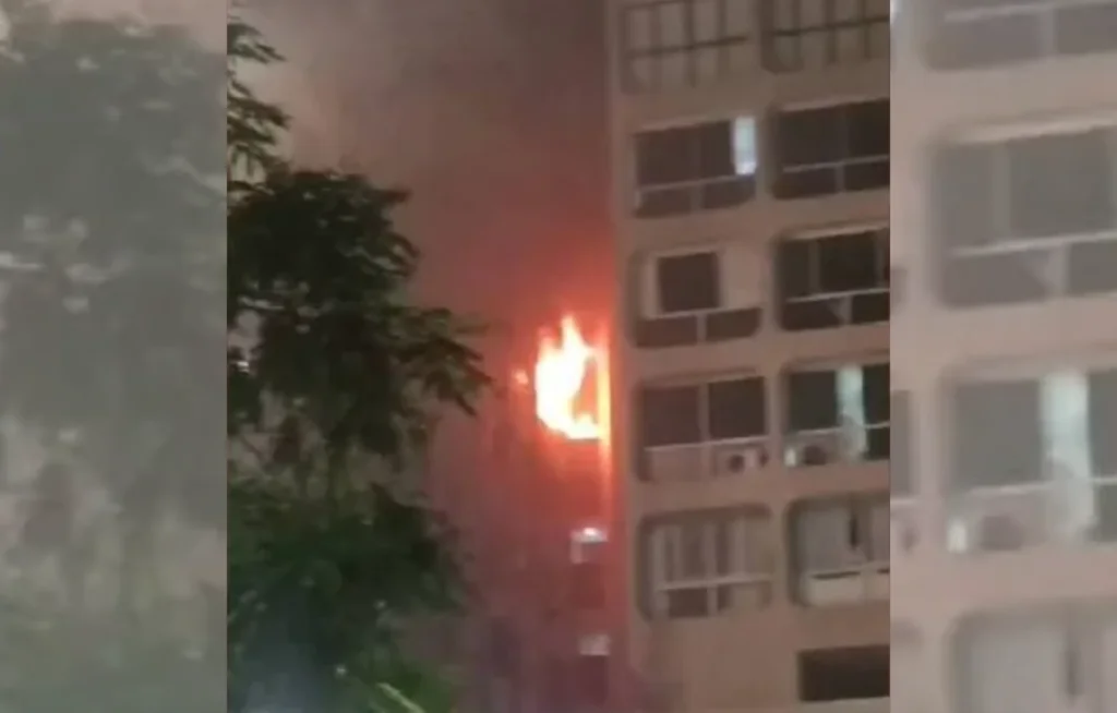 Incêndio é registrado em edifício residencial na Av. Abolição, em Fortaleza