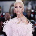 Lady Gaga revela dificuldades no início da carreira: ‘a indústria tomou conta da minha vida’