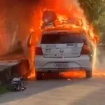 Carro de empresa provedora de internet é incendiado por criminosos em Fortaleza