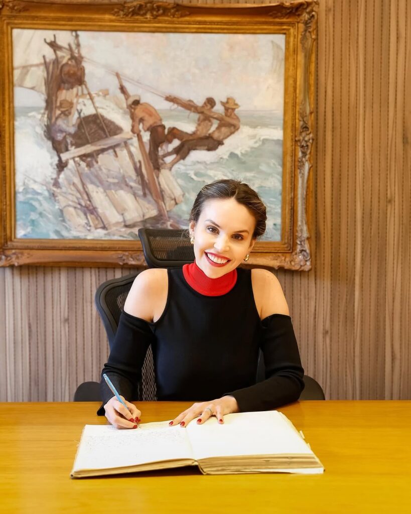 Gabriella Aguiar se torna a terceira mulher a assumir a prefeitura de Fortaleza
