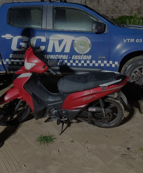 Homem tem motocicleta roubada e recuperada 30 minutos depois no Eusébio