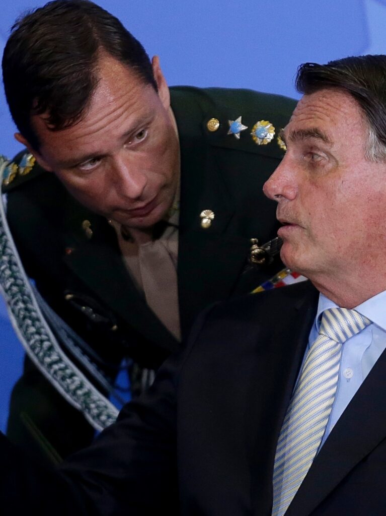 STF nega pedido da defesa de Bolsonaro para que advogado de Mauro Cid seja ouvido antes