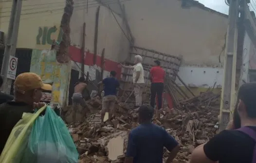 Prédio de lanchonete desaba em Sobral, interior do Ceará; vídeos