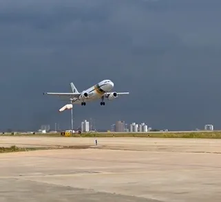 Avião de Lula arremete durante tentativa de pouso em Sorocaba, no interior de SP