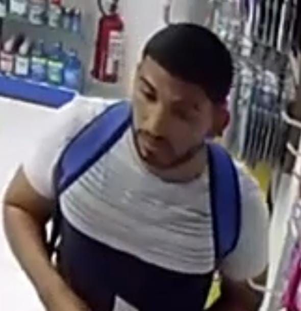 Assalto: homem é flagrado roubando farmácia na Praia do Icaraí, em Caucaia/CE
