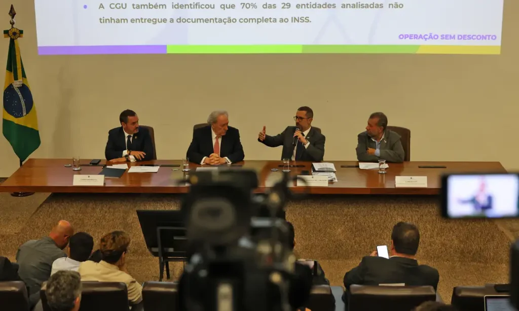 Desconto ilegal terá que ser restituído a aposentados e pensionistas, dizem ministros