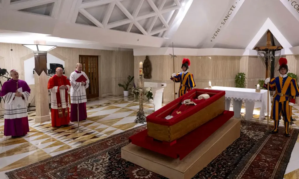 Alcolumbre, Motta e Barroso devem acompanhar Lula ao velório do Papa Francisco
