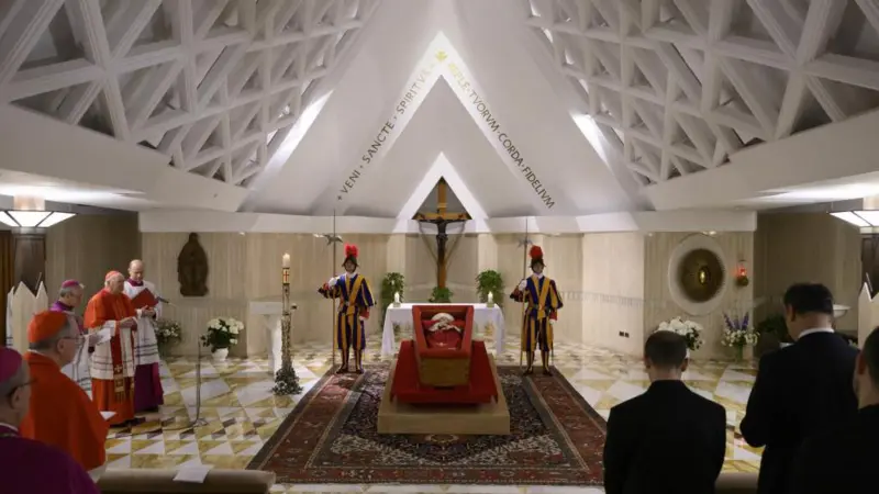Funeral do Papa Francisco será marcado pela simplicidade em relação aos antecessores; entenda