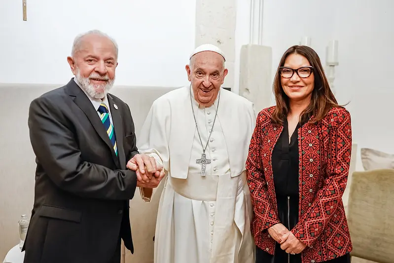 Lula e Janja vão a Roma para participar do velório do Papa Francisco