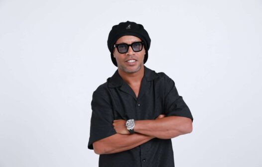 Ronaldinho Gaúcho participa do Jogo da Alegria no PV em evento beneficente contra a fome no Ceará