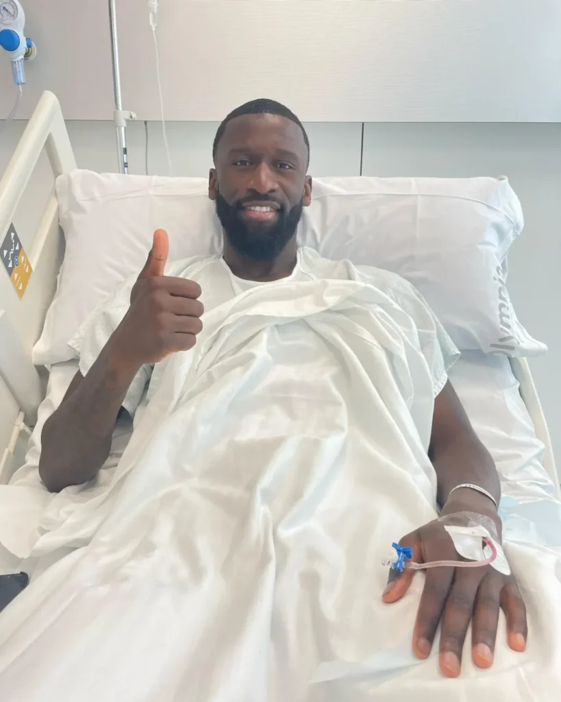 Rüdiger passa por cirurgia e vira dúvida no Real Madrid para o Mundial de Clubes