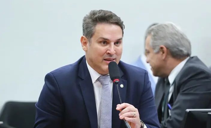Bolsonaristas criam subcomissão especial do 8/1 em dia de obstrução de trabalhos na Câmara