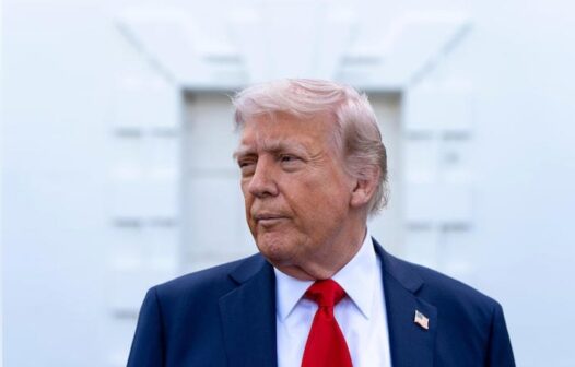 Trump critica Putin após ataque a Kiev, mas não muda proposta de paz