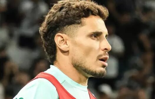 Raphael Veiga e Moreno voltam aos treinos no Palmeiras e ficam à disposição contra o Sport