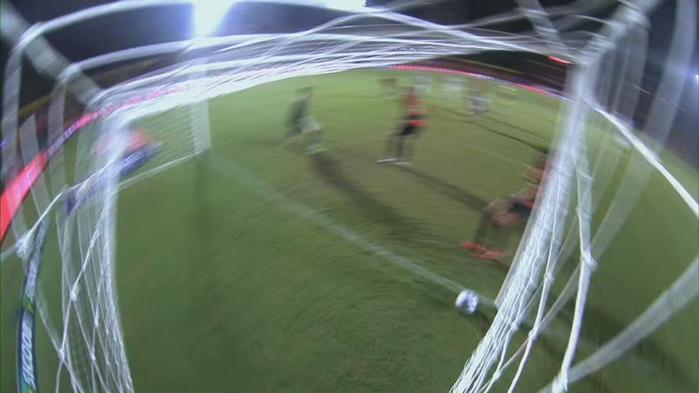 CEO do Fortaleza critica arbitragem após gol não validado contra o Sport